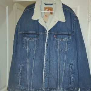 NWT Levi's sherpa lined denim jacket